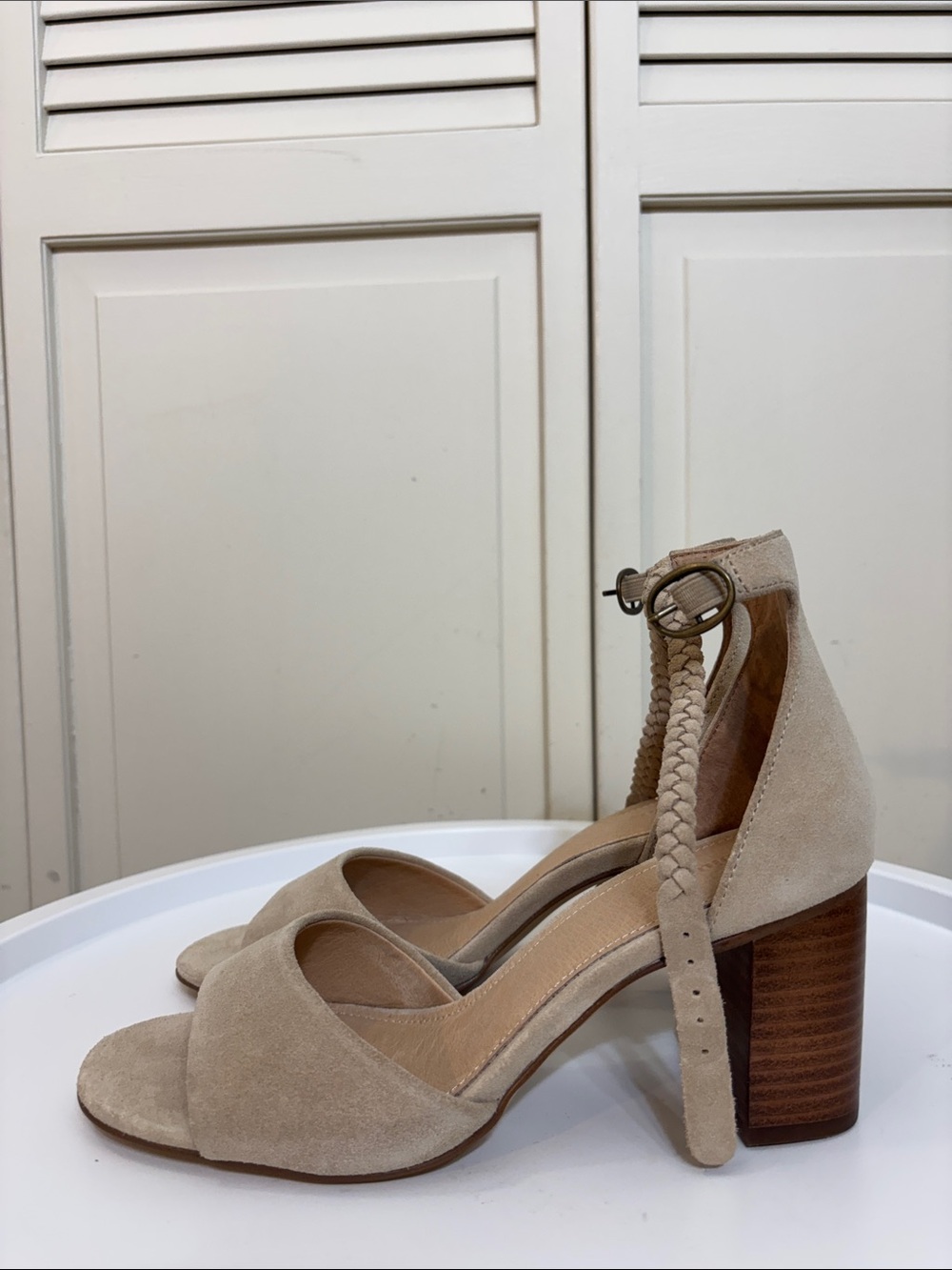 NWOT Soludos Beige Suede Ankle-Strap Sandals Size 8